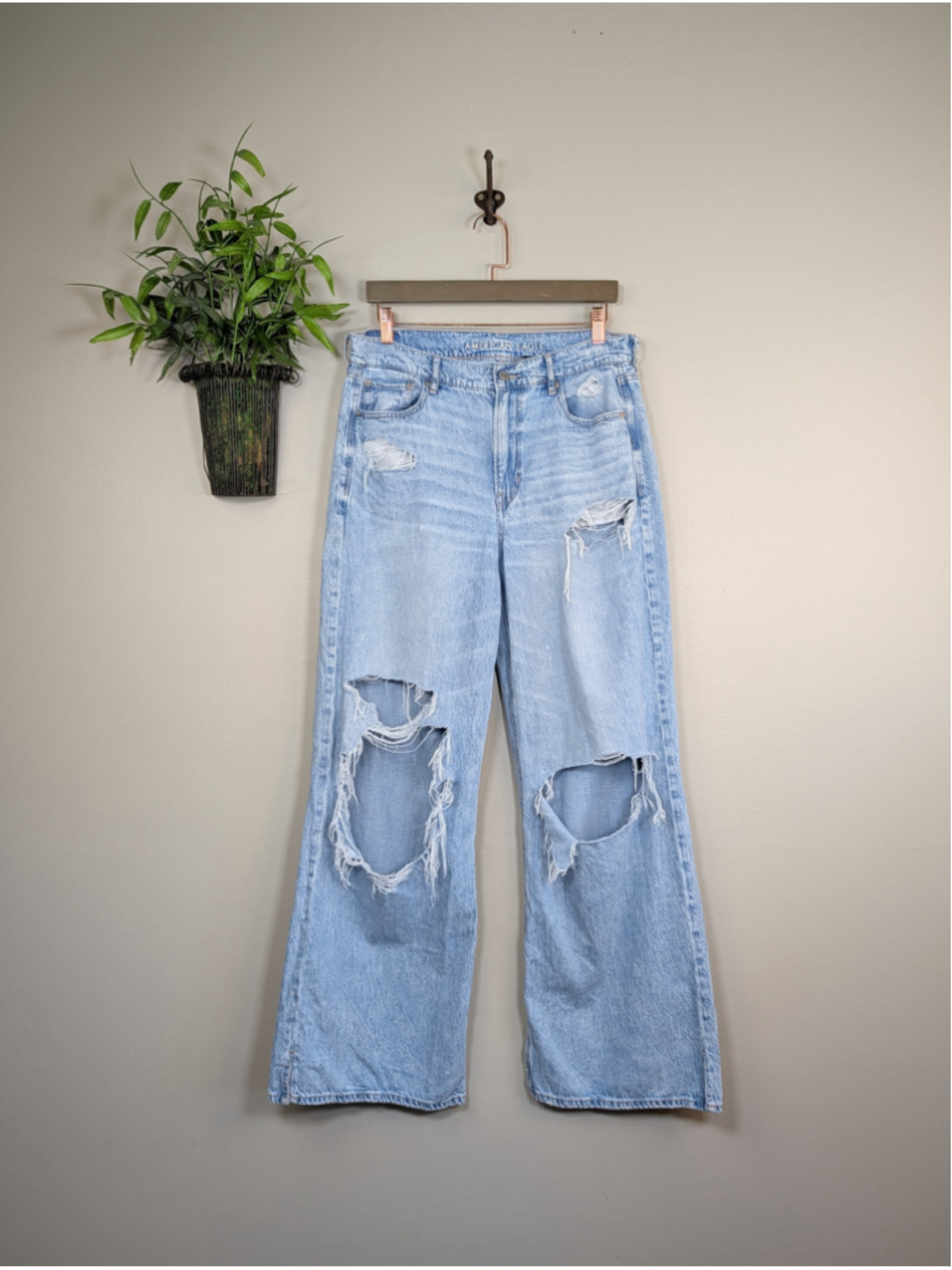 American Eagle 8 Dreamy Drape Jeans Super High Rise Baggy Wide Leg Distressed AE